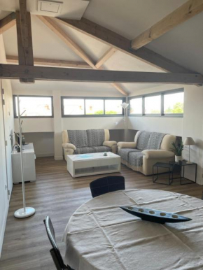 LOFT VILLEBOURBON 40 m2 avec parking